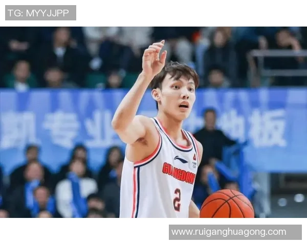 最后时刻徐杰投篮命中后场边默念感慨比赛胜负已然明了